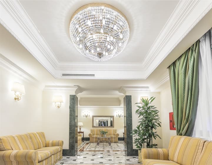 Raeli Hotel Regio