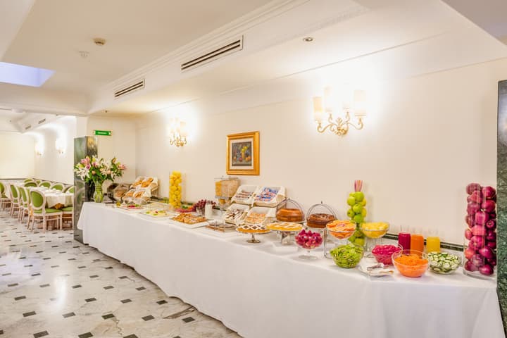 Raeli Hotel Regio