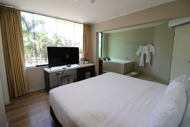 Palmetto Hotel Business La Perla