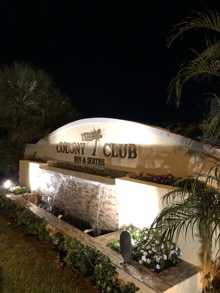 The Colony Club Inn & Suites