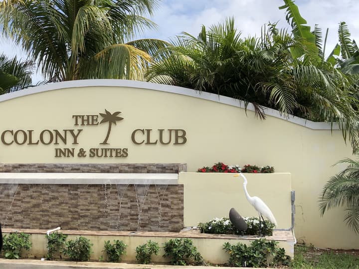 The Colony Club Inn & Suites