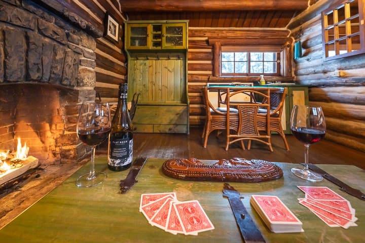 Storm Mountain Lodge Cabins & Dining