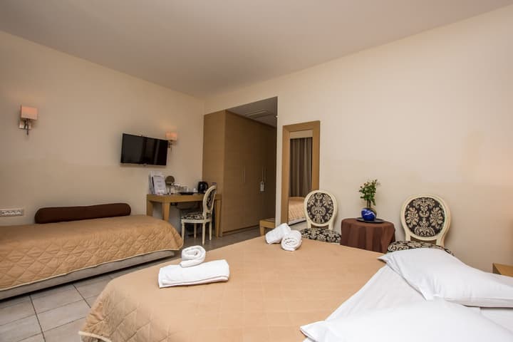 Dali Luxury Rooms