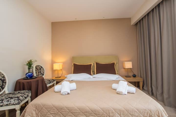 Dali Luxury Rooms