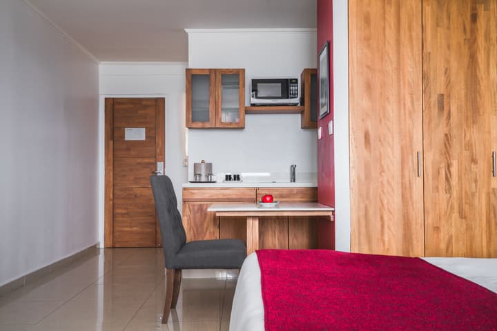 Majestic City Suites & Beach Hotel