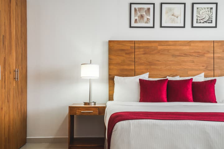 Majestic City Suites & Beach Hotel
