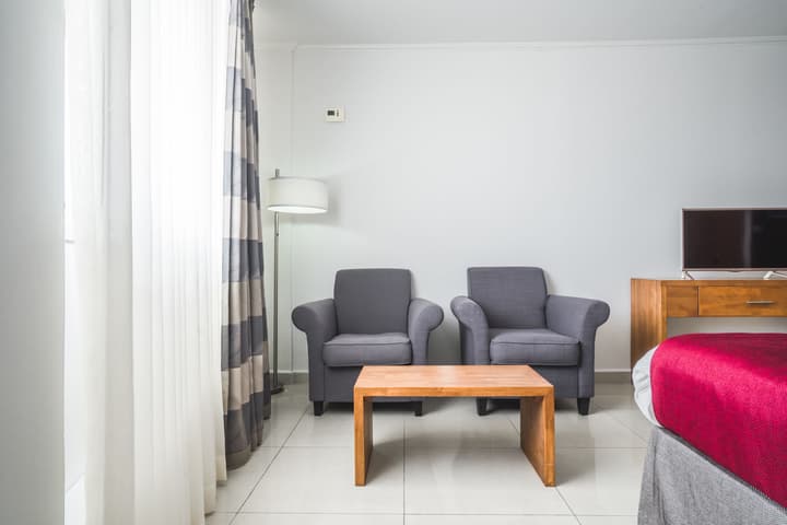 Majestic City Suites & Beach Hotel