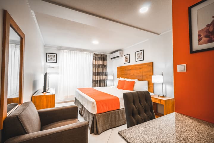 Majestic City Suites & Beach Hotel