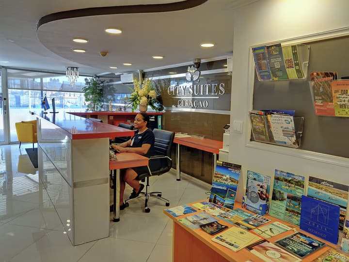 Majestic City Suites & Beach Hotel