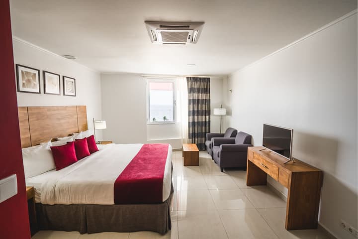 Majestic City Suites & Beach Hotel