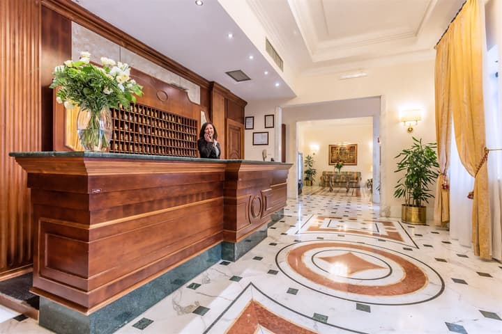 Raeli Hotel Noto