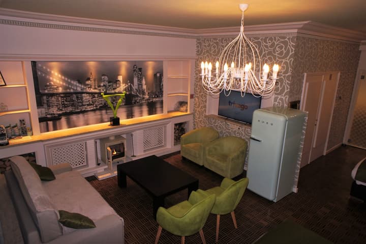 J and R Brussels City Apartment