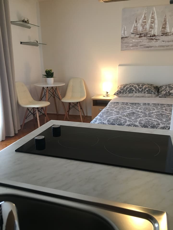 Apartments & Rooms Petra