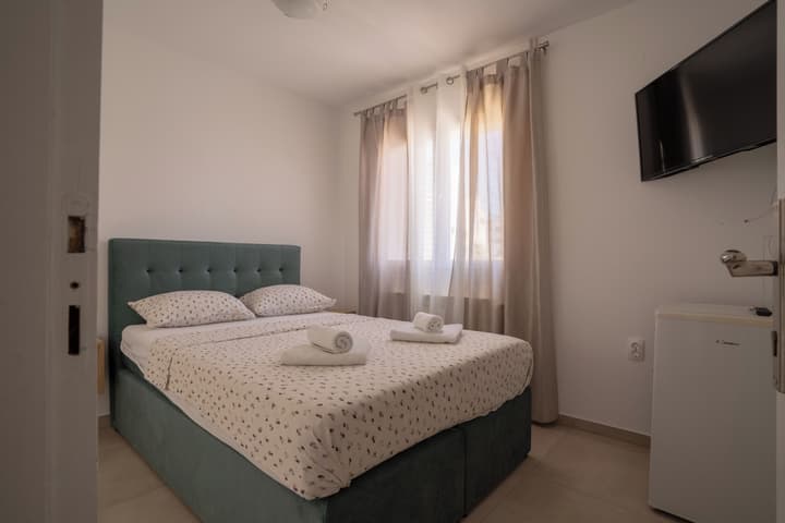 Apartments & Rooms Petra