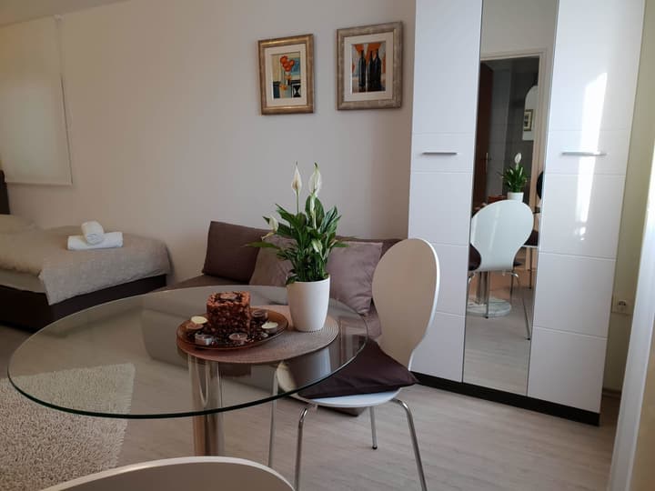 Apartments & Rooms Petra