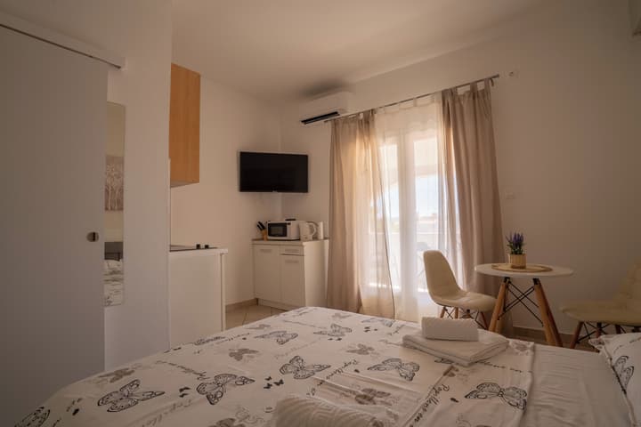 Apartments & Rooms Petra