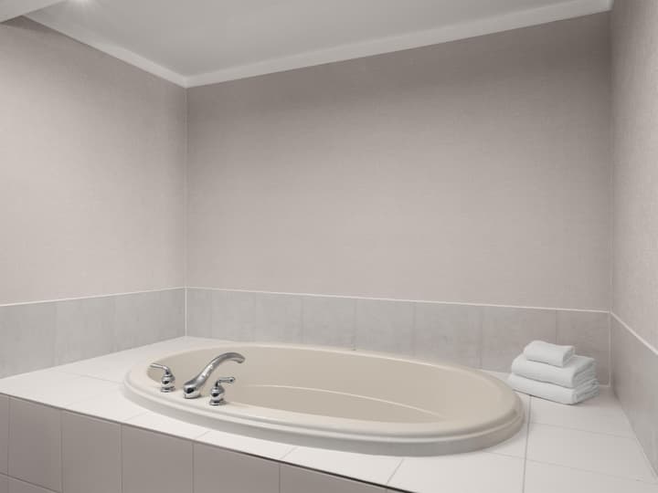 Anchor Inn & Suites, BW Signature Collection