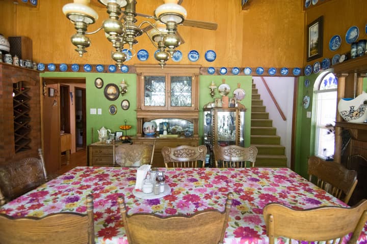 Red Horse Bed and Breakfast
