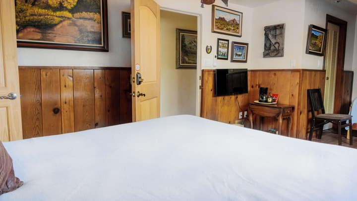 Red Horse Bed and Breakfast