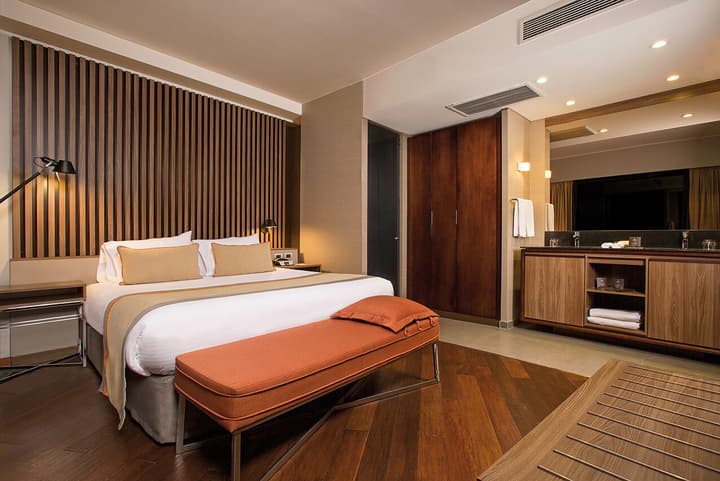 DoubleTree by Hilton Santiago Kennedy