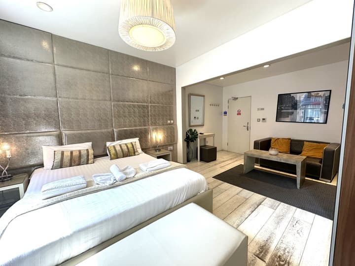 Room Home Stay