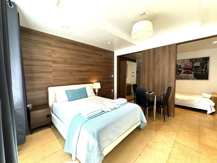 Room Home Stay