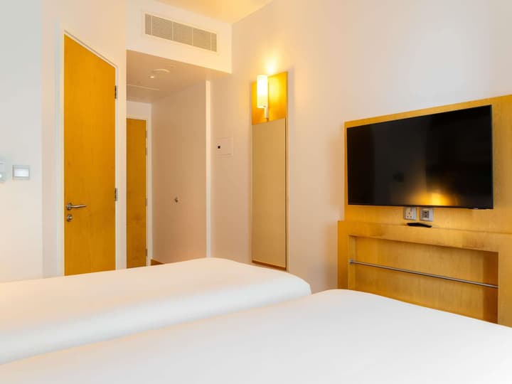 ibis One Central Hotel