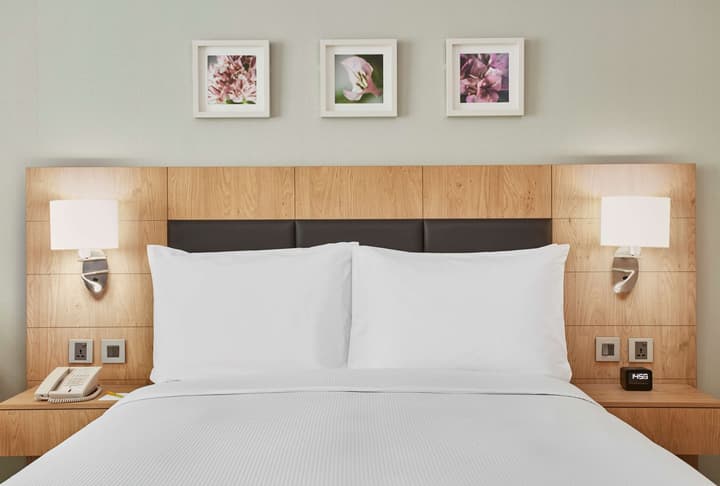 Hilton Garden Inn Dubai, Mall Avenue