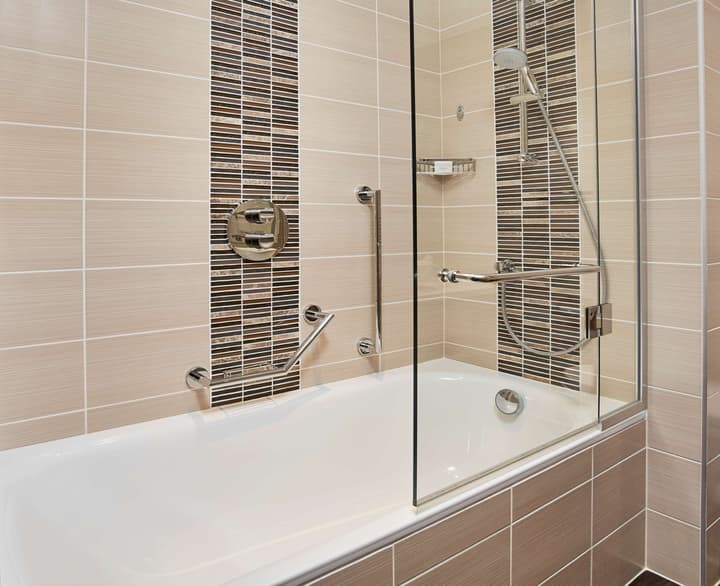 Hilton Garden Inn Dubai, Mall Avenue