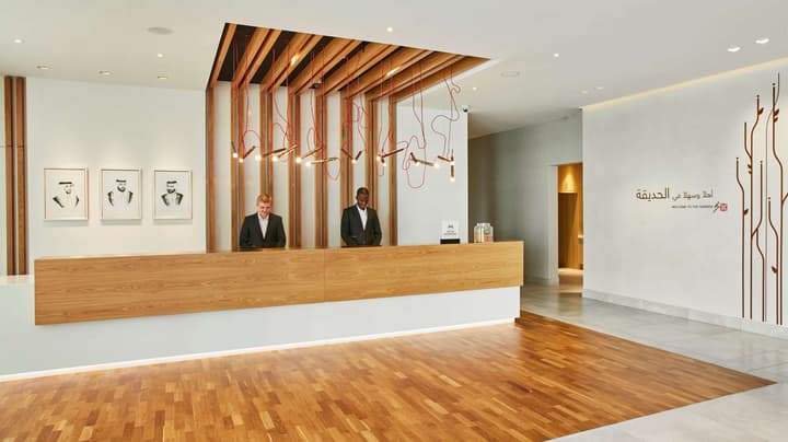 Hilton Garden Inn Dubai, Mall Avenue