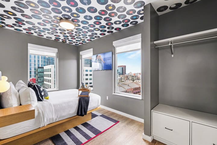 Music Row Hotel