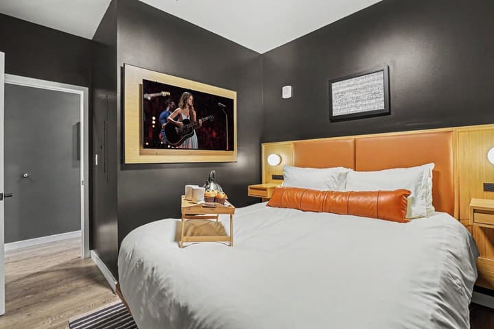 Music Row Hotel