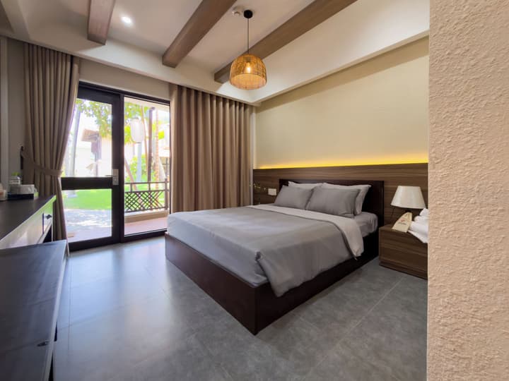SUNSHINE BEACH RESORT