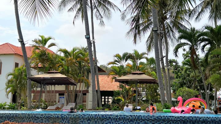 SUNSHINE BEACH RESORT