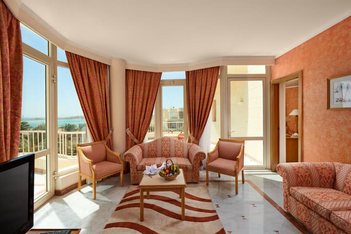 Sea Star Beau Rivage Hotel