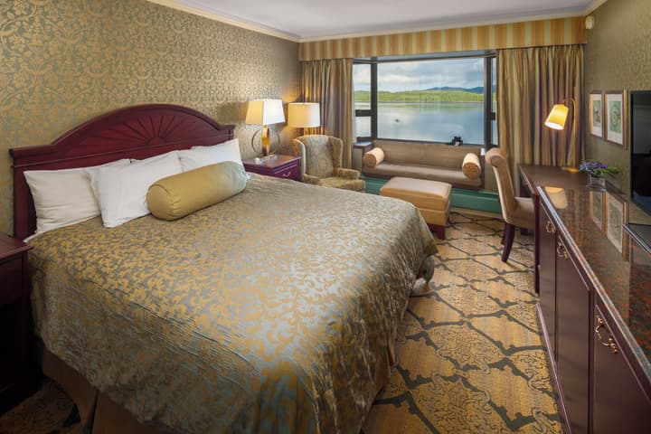 Crest Hotel