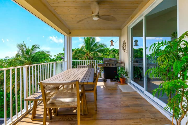 Cayman Luxury Rentals at Coral Bay