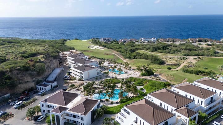Valen 1 Oceanfront Penthouse at The Reef