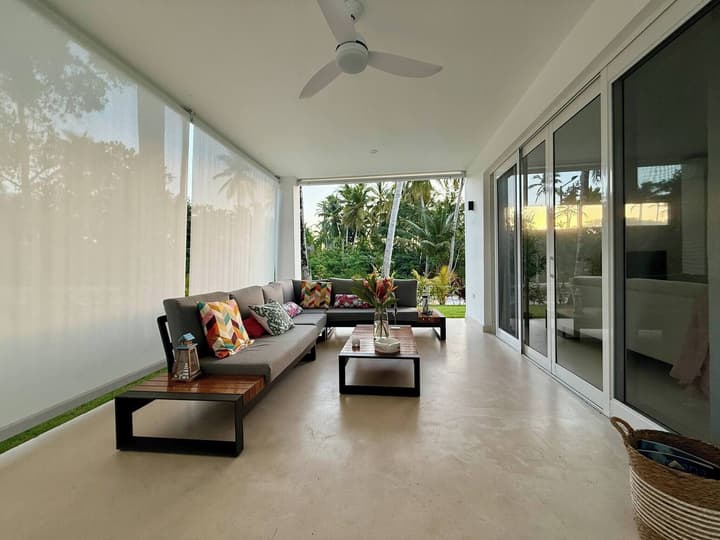 Charming Villa Gugi in Palmeras de Coson
