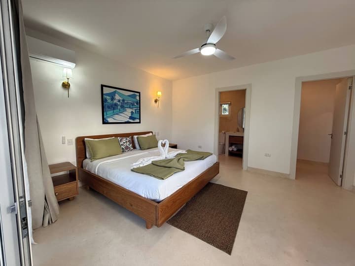 Charming Villa Gugi in Palmeras de Coson