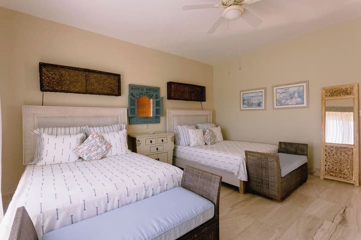Luxe 5BR Villa with Pool CAYUCO38