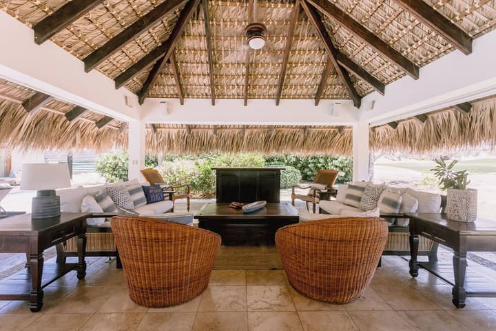 Luxe 5BR Villa with Pool CAYUCO38