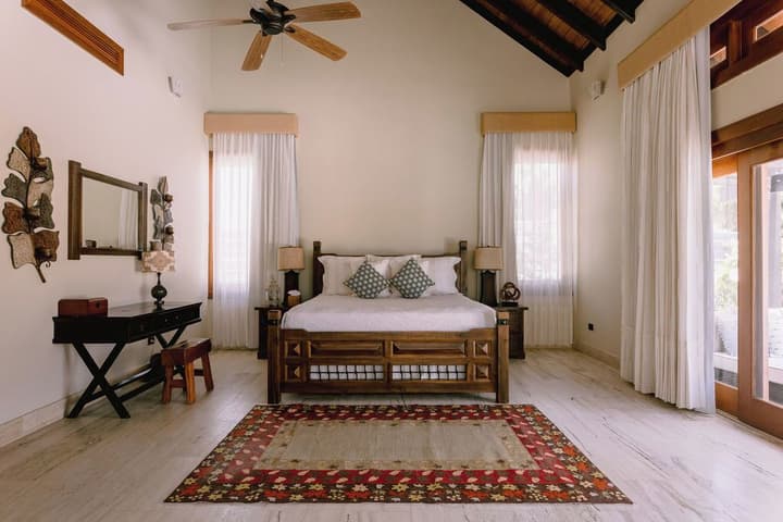 Luxe 5BR Villa with Pool CAYUCO38