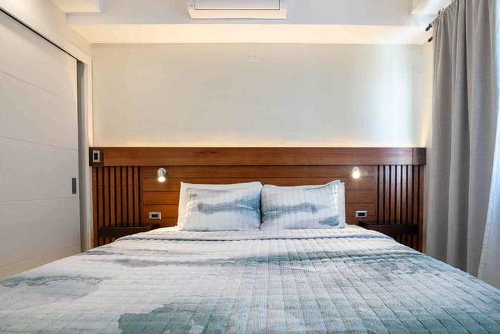 VIA Braemar Suites - with roof-top pool