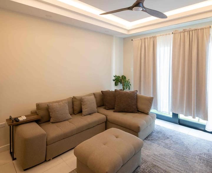 VIA Braemar Suites - with roof-top pool