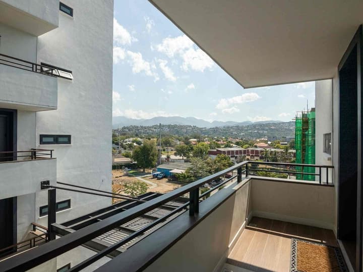 VIA Braemar Suites - with roof-top pool