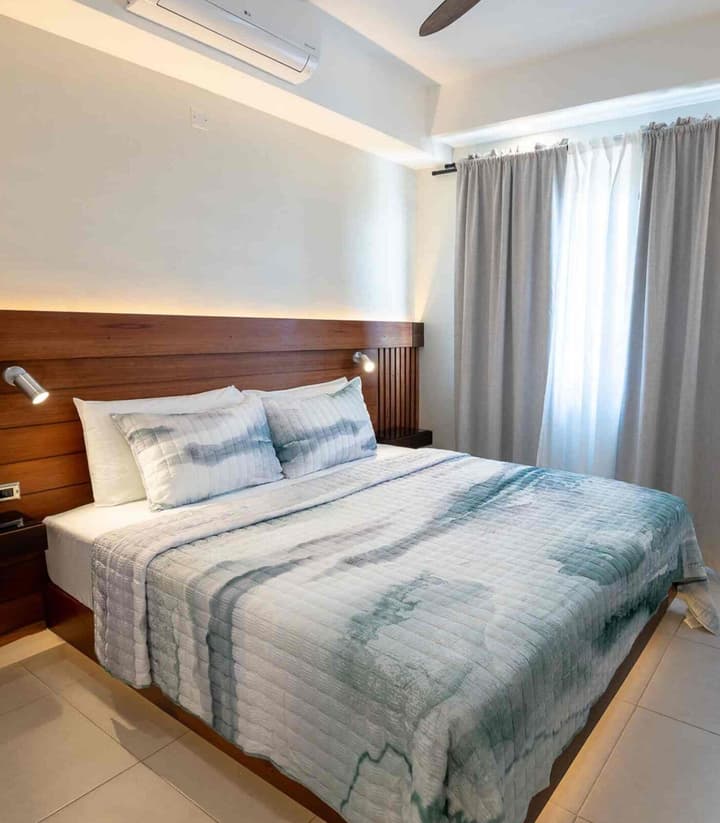 VIA Braemar Suites - with roof-top pool