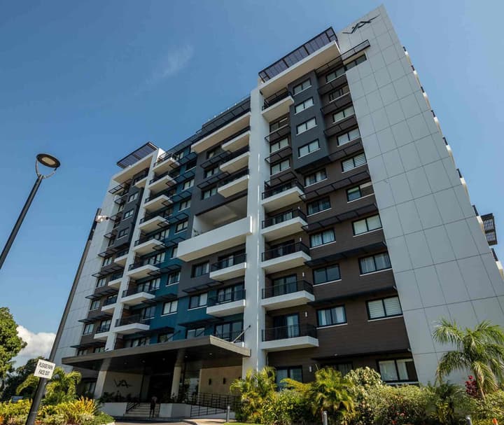 VIA Braemar Suites - with roof-top pool