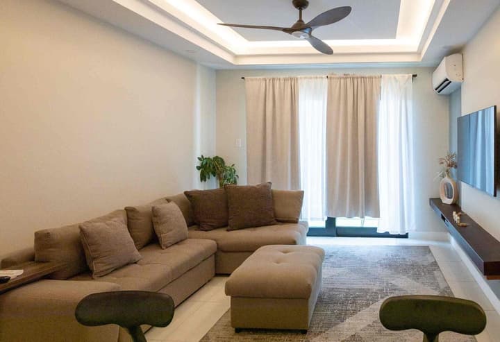 VIA Braemar Suites - with roof-top pool