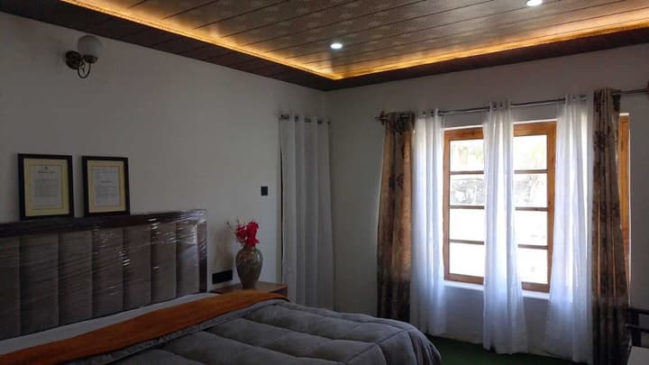 Hotel Mahay Palace